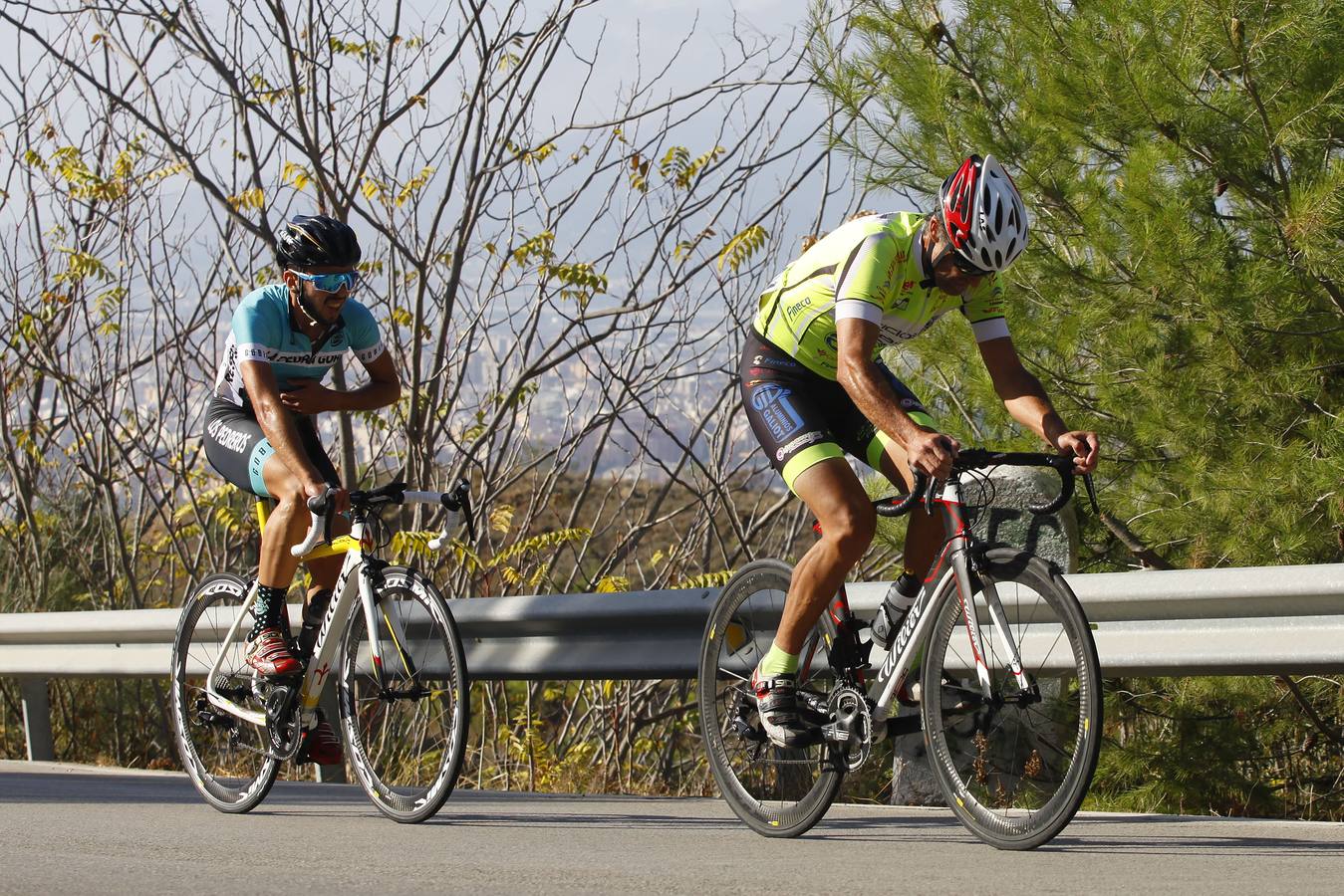 La tradicional prueba se celebró este domingo con la participación de más de 250 ciclistas