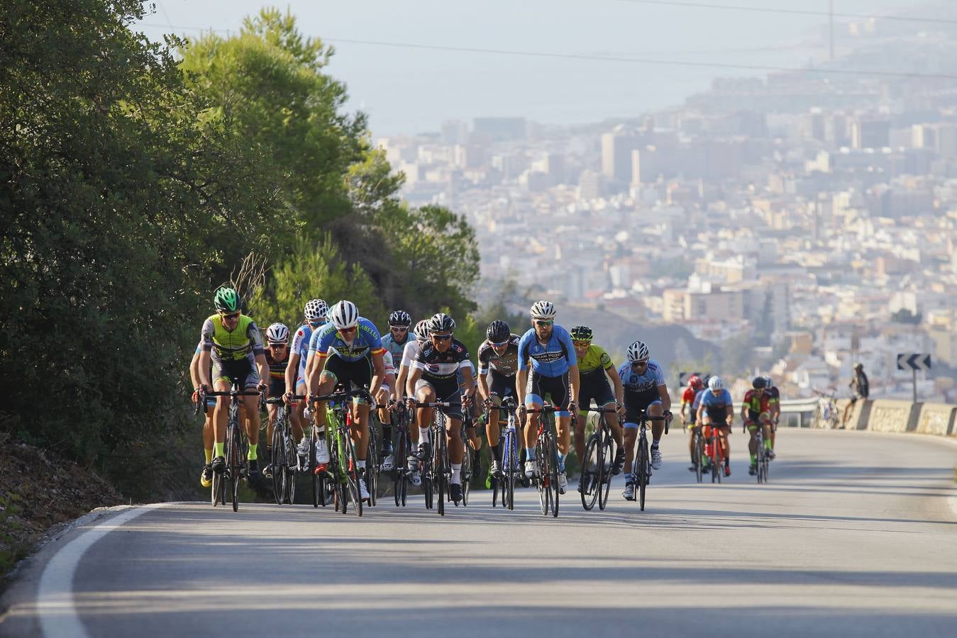 La tradicional prueba se celebró este domingo con la participación de más de 250 ciclistas