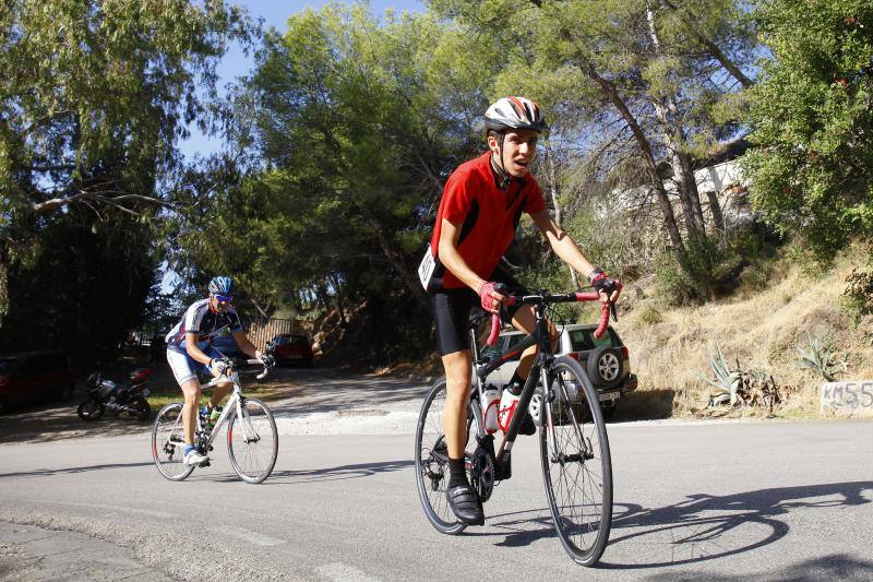 La tradicional prueba se celebró este domingo con la participación de más de 250 ciclistas