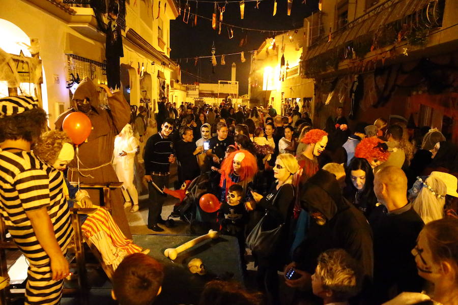 Esta zona de Málaga vivió un año más una noche terrorífica