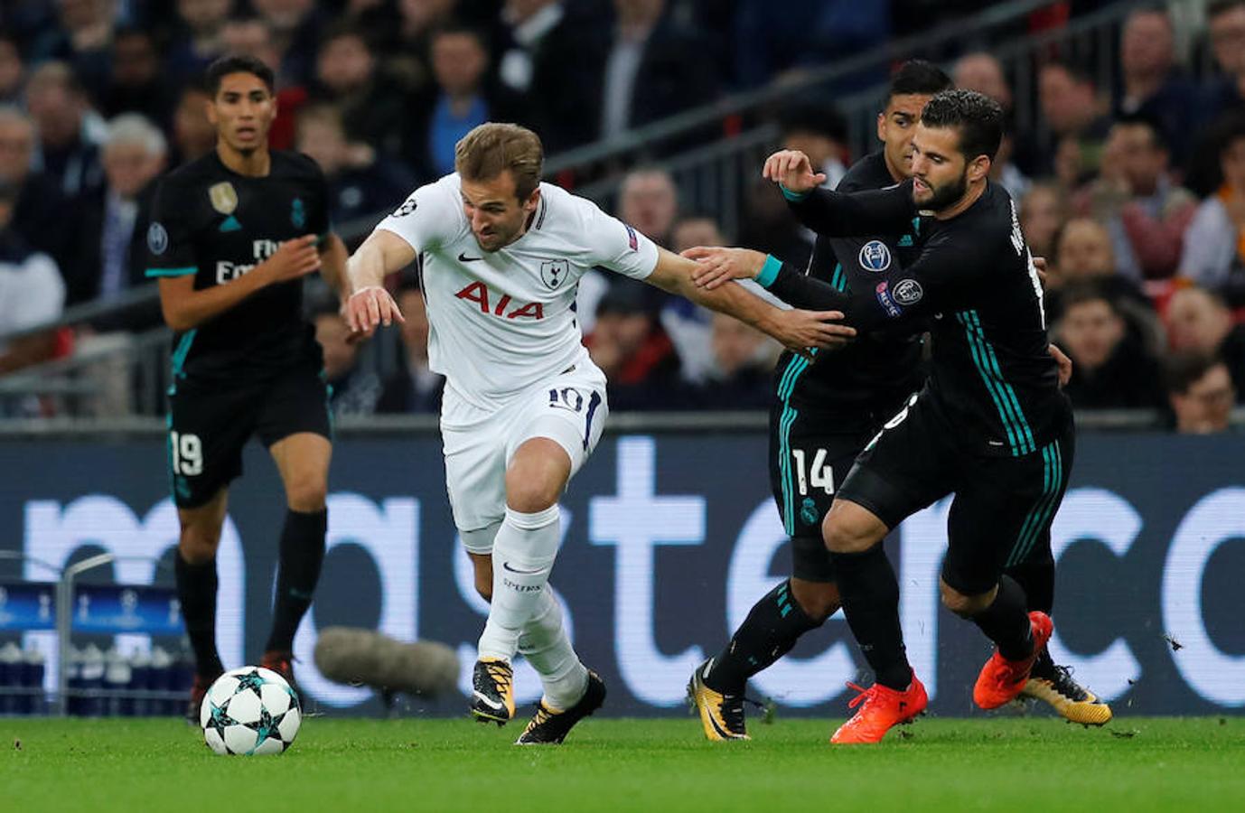 Los dos mejores equipos del Grupo H pelearon por la primera plaza del grupo en Wembley, que vibró y elevó los decibelios durante algunos momentos como el 1-0 de Delle Alli.