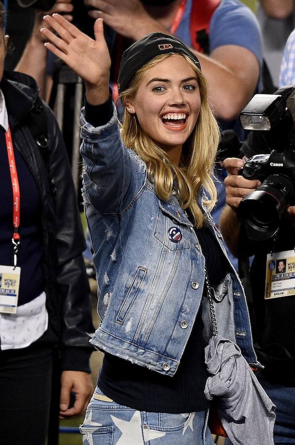 Los Houston Astros ganaron por primera vez en su historia las Series Mundiales de béisbol tras imponerse a Los Angeles Dodgers.