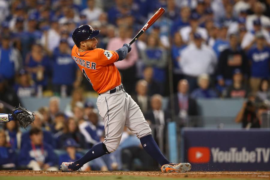 Los Houston Astros ganaron por primera vez en su historia las Series Mundiales de béisbol tras imponerse a Los Angeles Dodgers.
