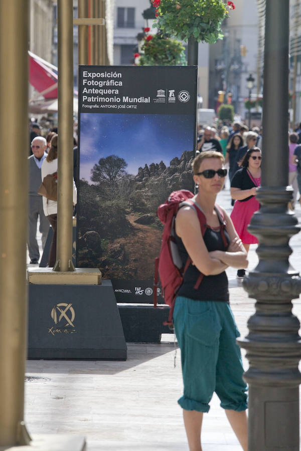 Una muestra de 40 fotografías enseña al visitante los principales enclaves patrimoniales, culturales y naturales de la Ciudad del Torcal 