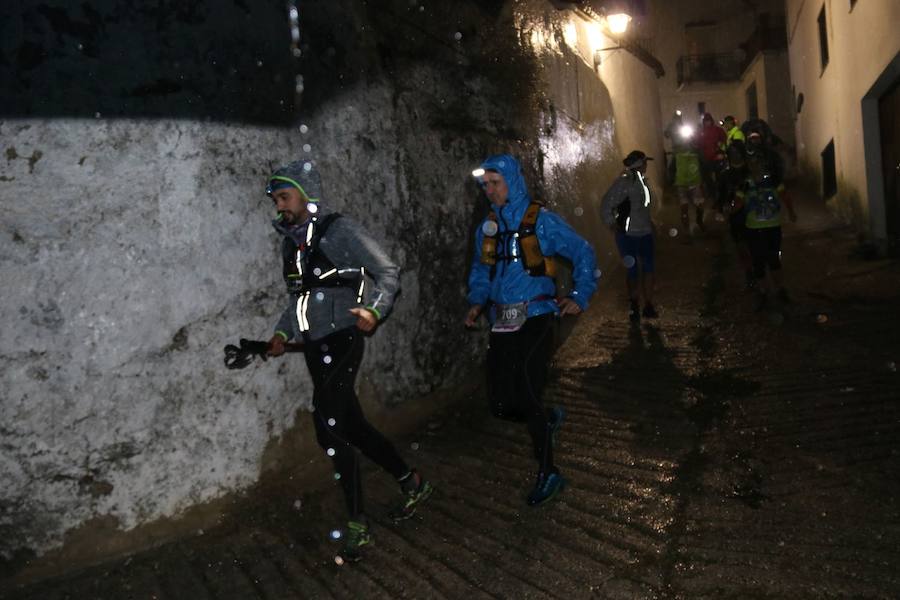 Casi 700 deportistas se dan cita en esta prueba deportiva con salida y meta en Algatocín