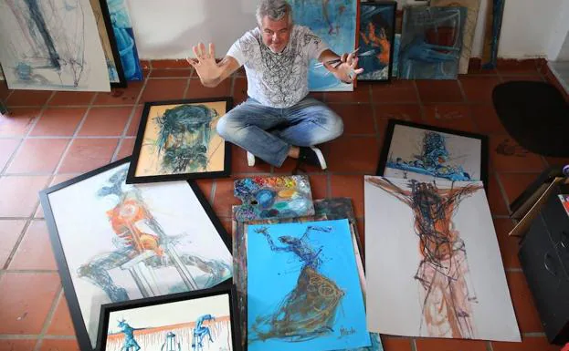 Andrés Mérida, en su estudio en Málaga.
