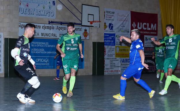 El UMA Antequera también gana al Manzanares