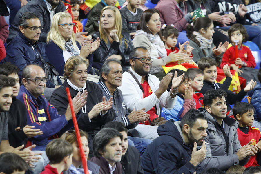Unas 19.000 personas acudieron a La Rosaleda a presenciar el entrenamiento de la selección española de fútbol.