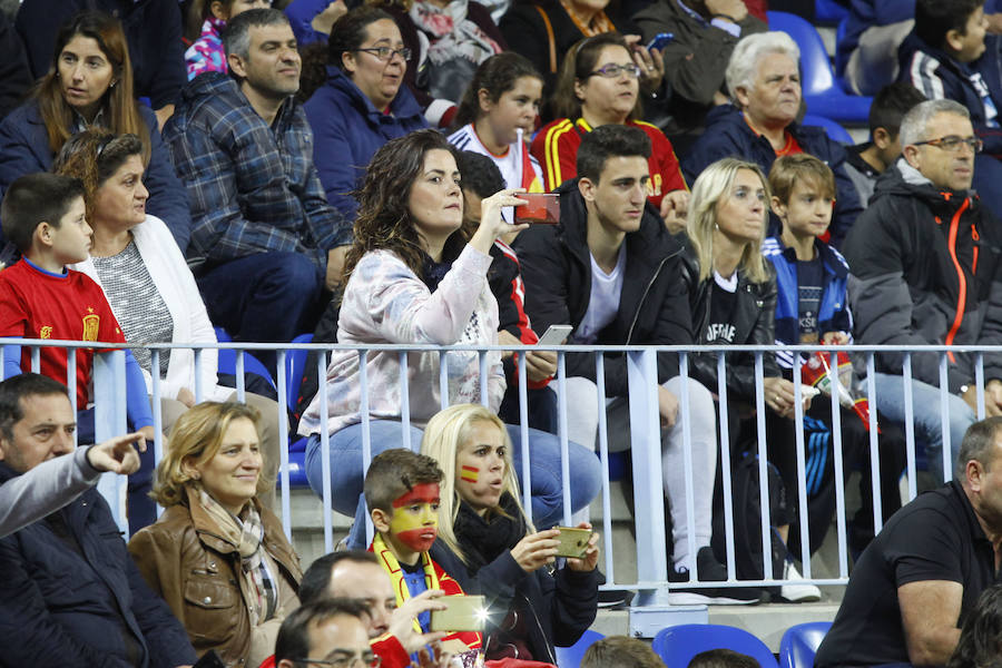 Unas 19.000 personas acudieron a La Rosaleda a presenciar el entrenamiento de la selección española de fútbol.