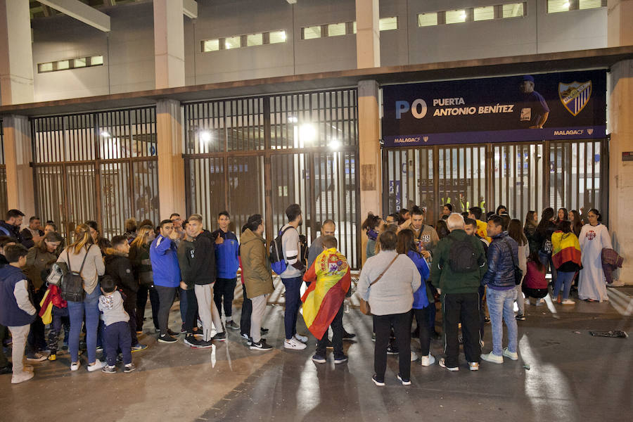 Unas 19.000 personas acudieron a La Rosaleda a presenciar el entrenamiento de la selección española de fútbol.