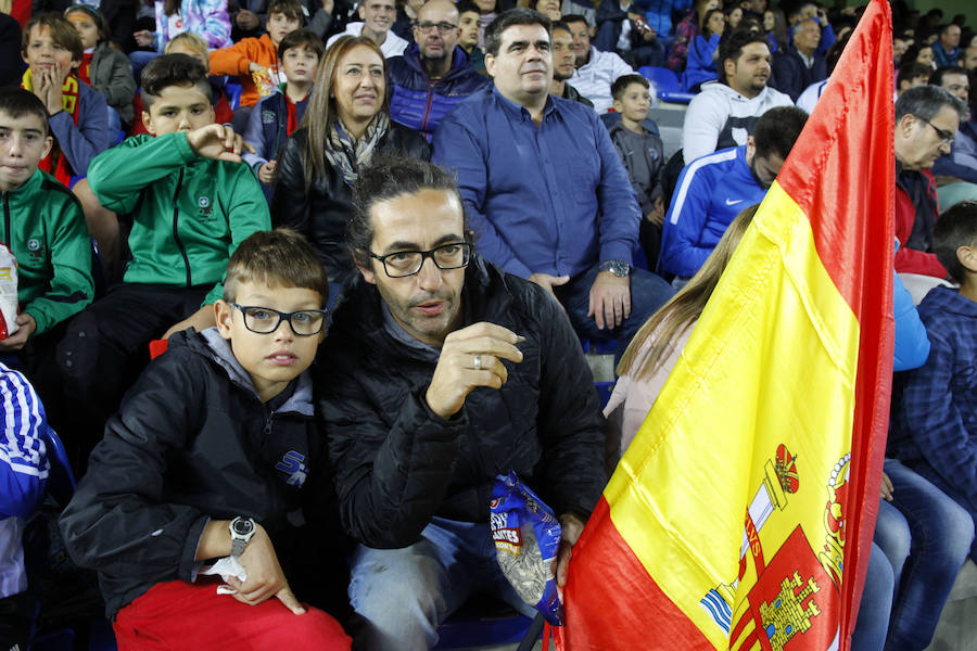 Unas 19.000 personas acudieron a La Rosaleda a presenciar el entrenamiento de la selección española de fútbol.