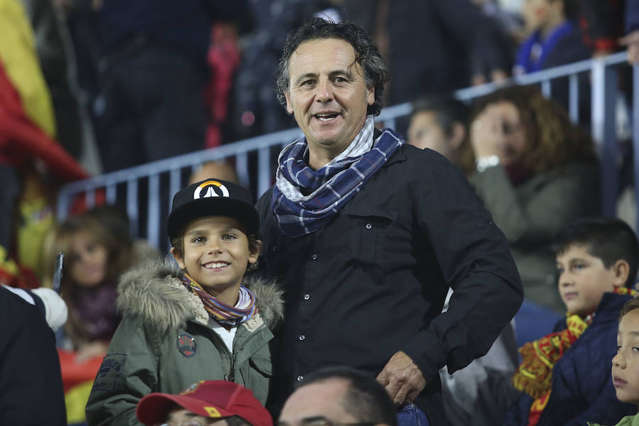 La Rosaleda colgó el cartel de "completo" en el partido amistoso que enfrentó a España ante Costa Rica en Málaga.