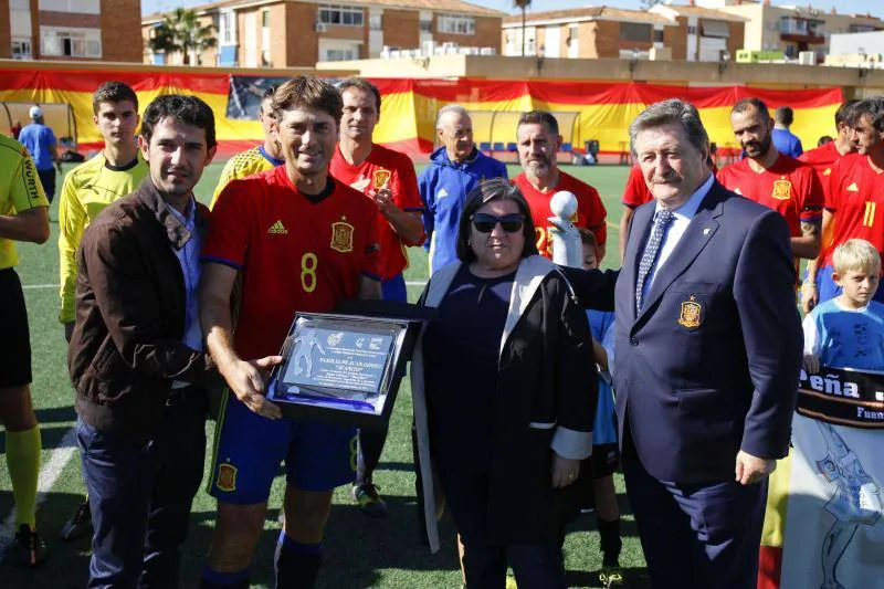 Fotos del partido entre exjugadores del Málaga Club de Fútbol y las Leyendas de la Selección Española