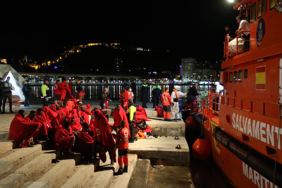 Los ocupantes de tres pateras llegan a Málaga