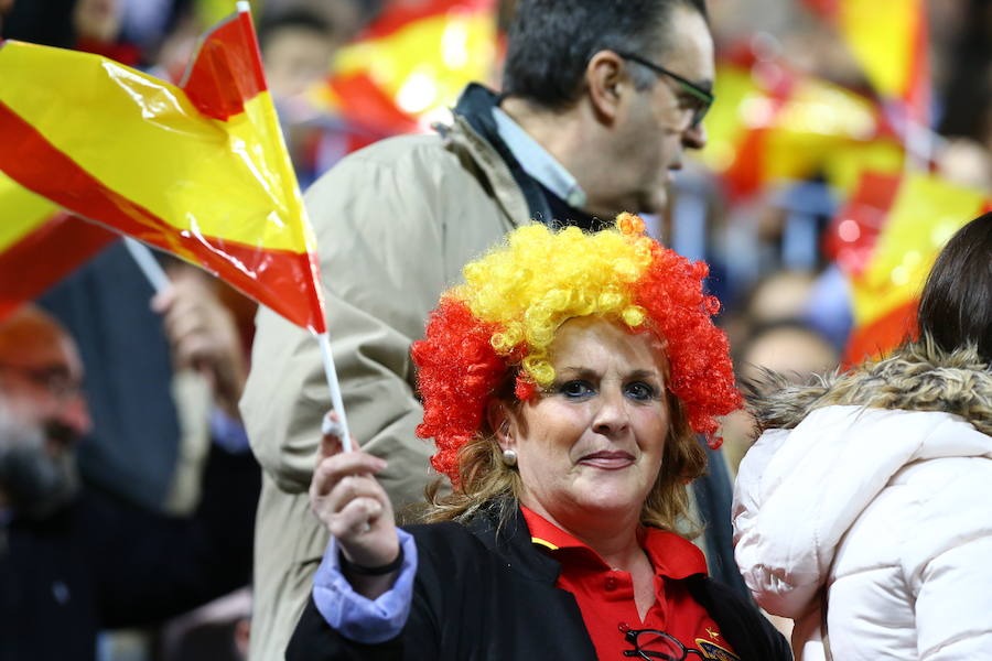 La gran expectación por ver a la selección española en Málaga hizo que La Rosaleda colgase el cartel de completo en el partido ante Costa Rica.