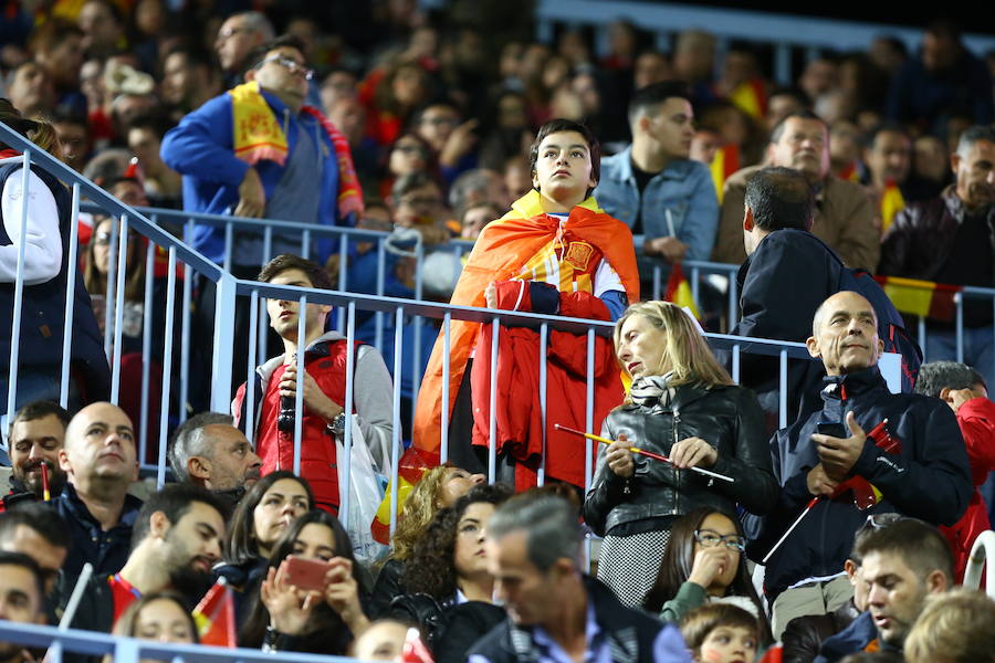 La gran expectación por ver a la selección española en Málaga hizo que La Rosaleda colgase el cartel de completo en el partido ante Costa Rica.