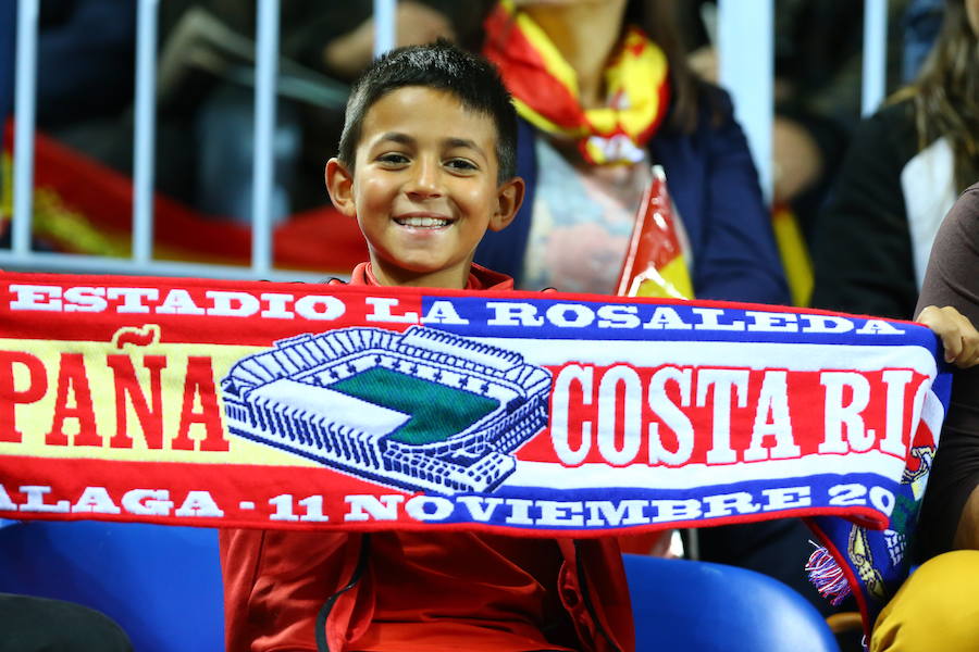 La gran expectación por ver a la selección española en Málaga hizo que La Rosaleda colgase el cartel de completo en el partido ante Costa Rica.