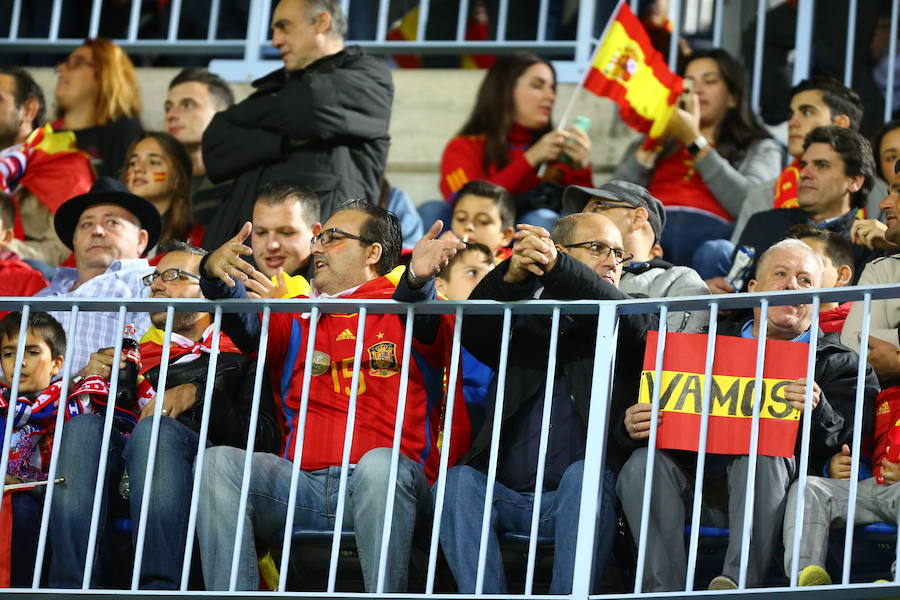 La gran expectación por ver a la selección española en Málaga hizo que La Rosaleda colgase el cartel de completo en el partido ante Costa Rica.