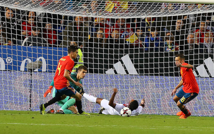 España golea a Costa Rica en La Rosaleda en el amistoso para preparar el Mundial 2018.