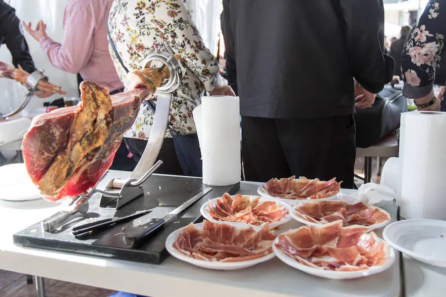 Cortadores venidos de diferentes rincones de España se dan cita en un evento benéfico en Alhaurín de la Torre