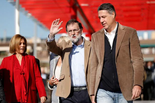 Rajoy, ayer en Barcelona, en el lanzamiento de la candidatura de Xavier García Albiol para las elecciones catalanas del 21 de diciembre. :: AFP