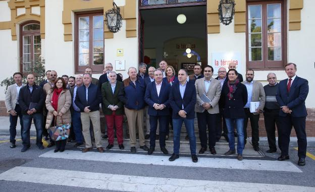 Miembros de la mesa del agua creada por el PP. :: salvador salas