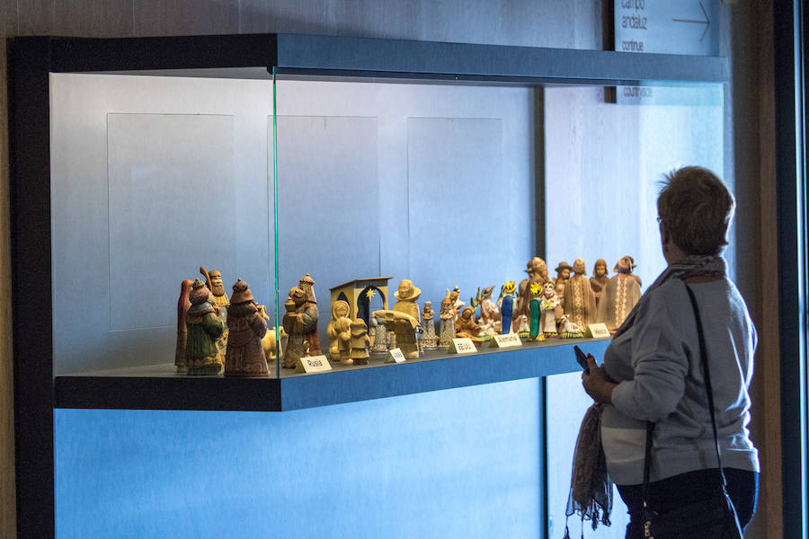 Consta de siete salas expositivas en las que se disponen los más de 60 belenes clasificados en diorama