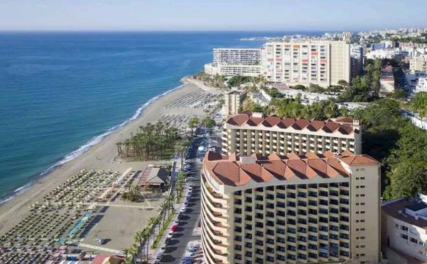 Torremolinos revisará la carga fiscal de sus hoteles tras una petición de Aehcos. 