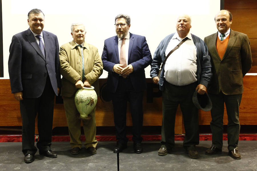 lEl grupo, que congrega a 111 cooperativas aceiteras, es el primer productor oleícola del mundo