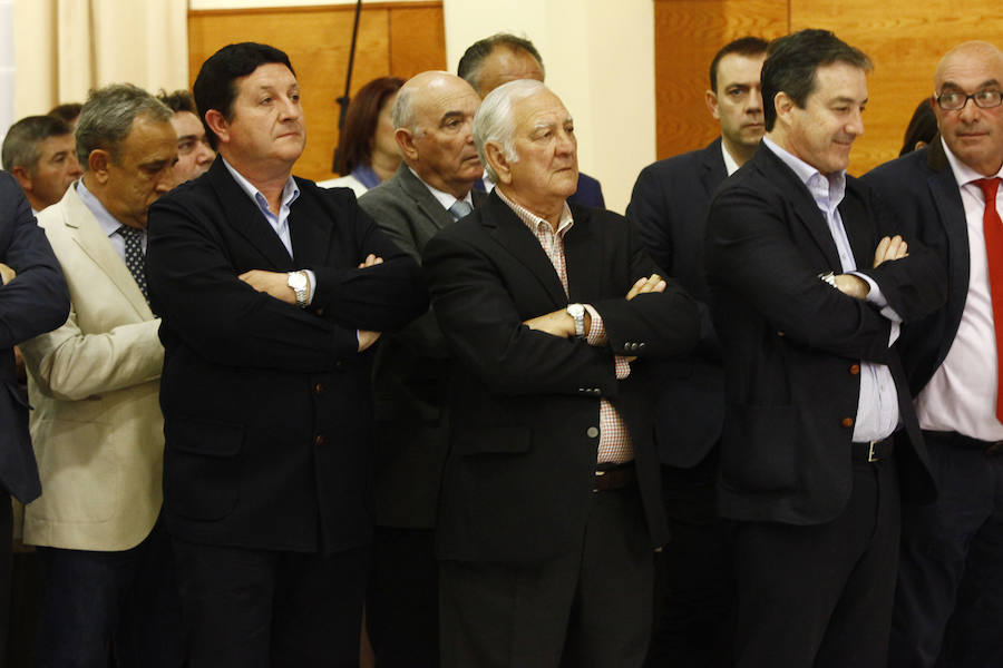 lEl grupo, que congrega a 111 cooperativas aceiteras, es el primer productor oleícola del mundo