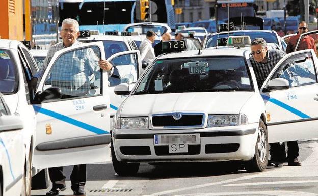 Los taxistas de Málaga se suman al paro nacional de este miércoles contra Uber y Cabify