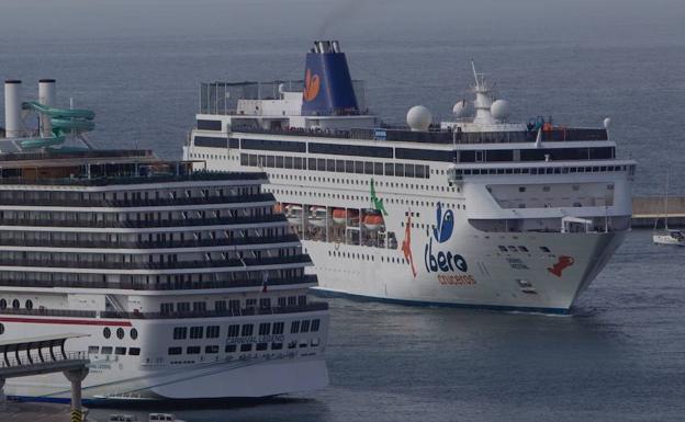 El Puerto de Málaga mejora su reputación entre los cruceristas 