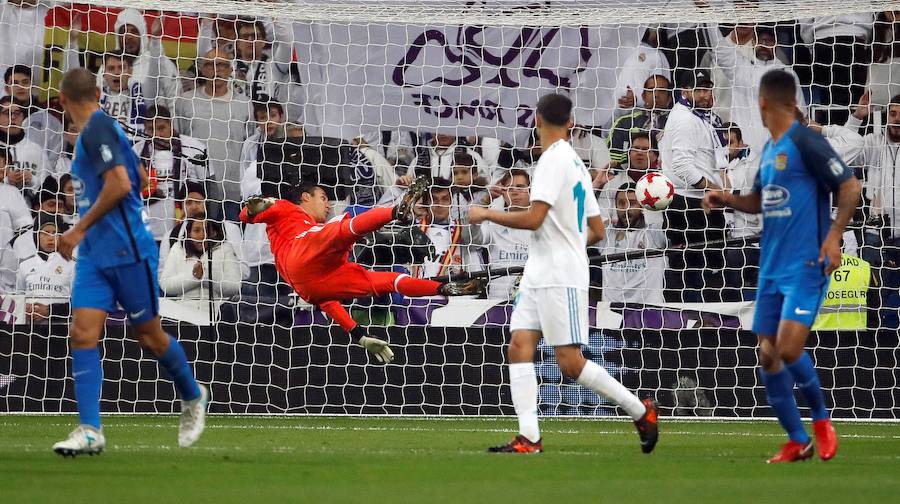 El conjunto blanco no pasó del empate en el Santiago Bernabéu ante el líder del Grupo I de la Segunda División B.