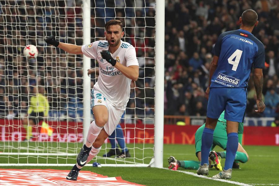 El conjunto blanco no pasó del empate en el Santiago Bernabéu ante el líder del Grupo I de la Segunda División B.