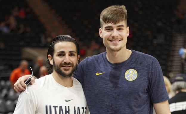 Ricky Rubio y Juancho Hernangómez, antes del partido. 