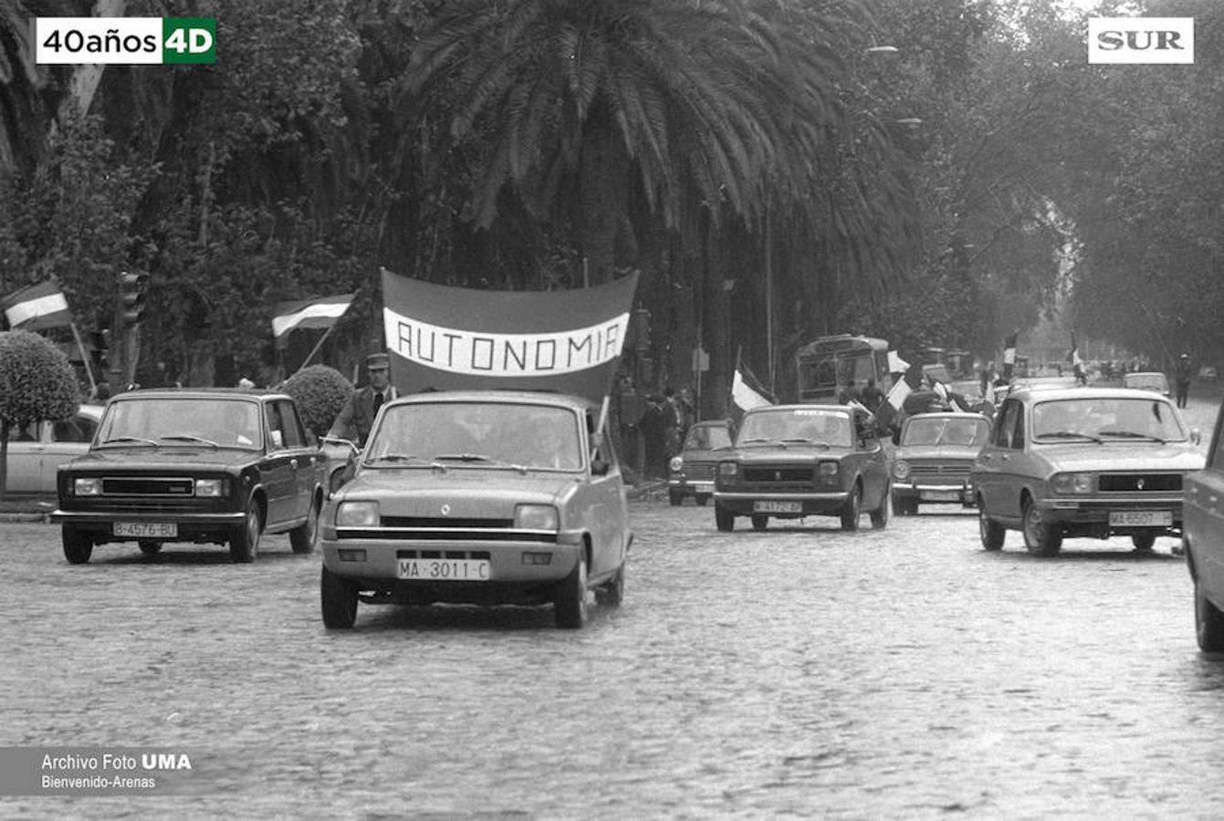 Málaga celebró el 4 de diciembre de 1977 una manifestación multitudinaria convocada por todas las fuerzas parlamentarias para reclamar que Andalucía se convirtiera en autonomía. La manifestación derivó en altercados y cargas policiales. Uno de los asistentes, el joven Manuel José García Caparrós, recibió un disparo que le provocó la muerte. 40 años después, se desconoce quién fue el autor del disparo. 