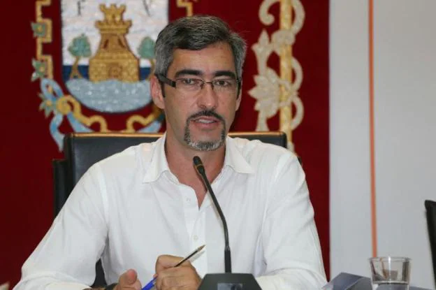 El alcalde, Víctor Navas. :: sur