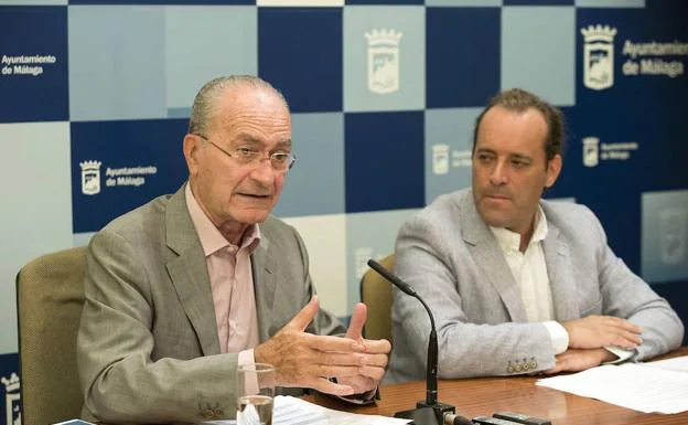 El alcalde y Juan Cassá, en una imagen de archivo. 