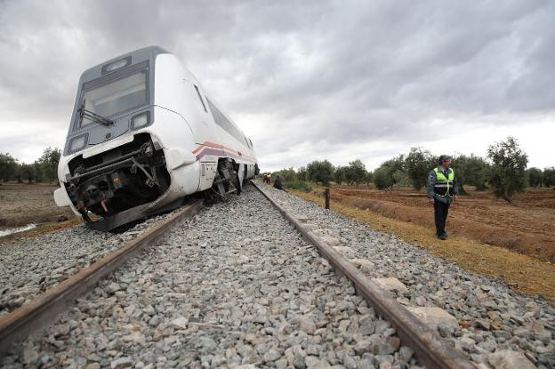 Imagen del tren después del descarrilamiento