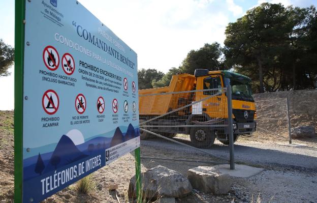 Acopio de tierra en la parcela del Parque del Benítez