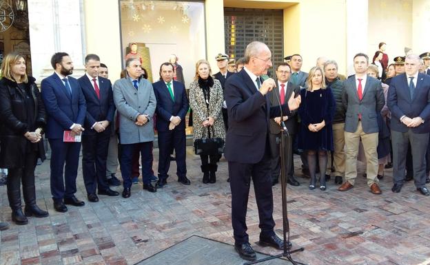 Francisco de la Torre ante los representantes políticos 