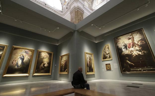 Los Capuchinos. La serie de lienzos expuestos en el Museo Bellas Artes con La Porciúncula en el centro.