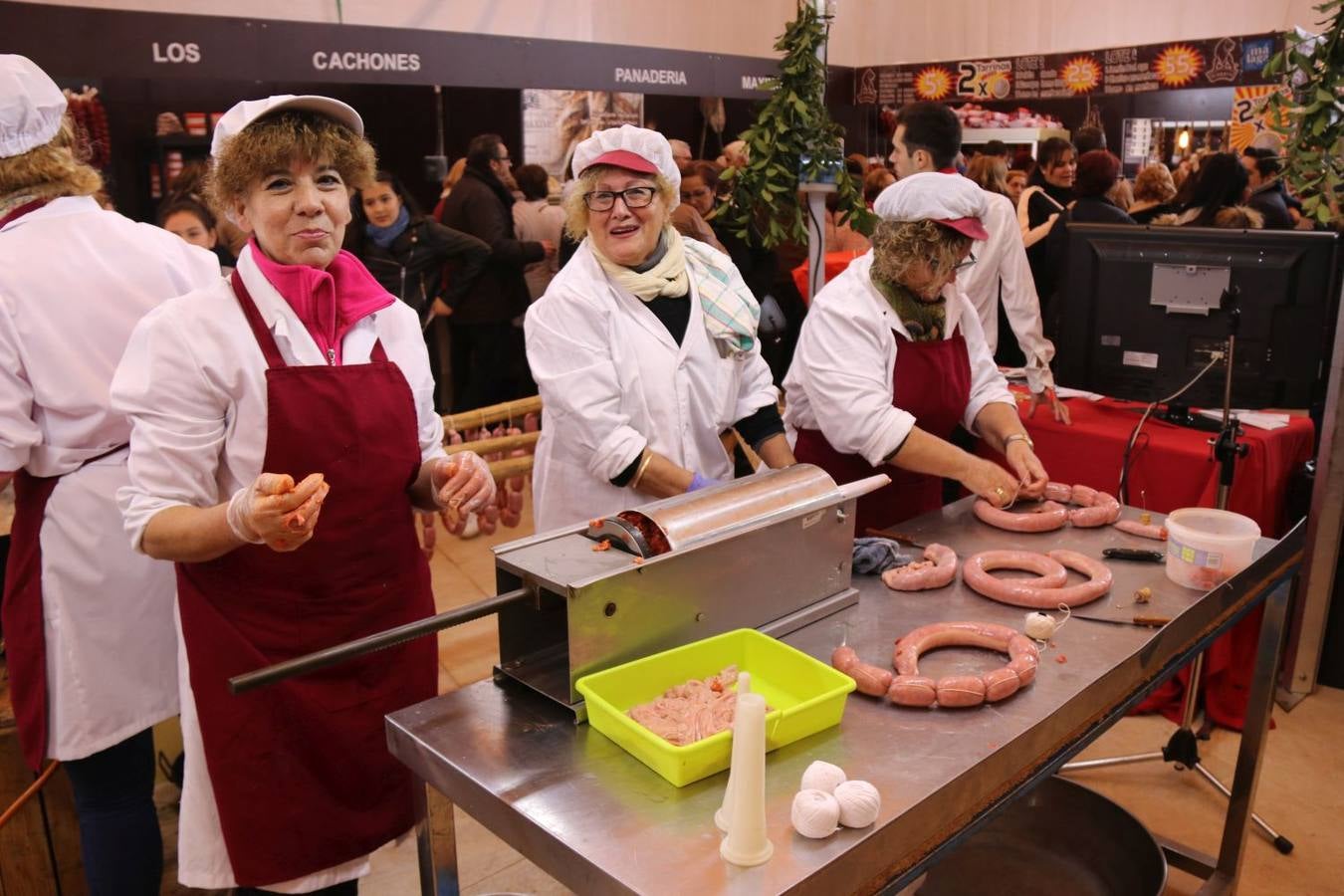 La XV Feria de la Chacina de Benaojóan, en fotos