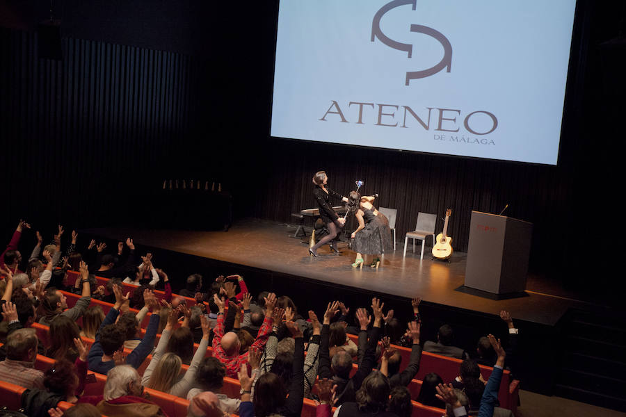 El actor y director malagueño Fan Perea arrasa con 'Souvenir'