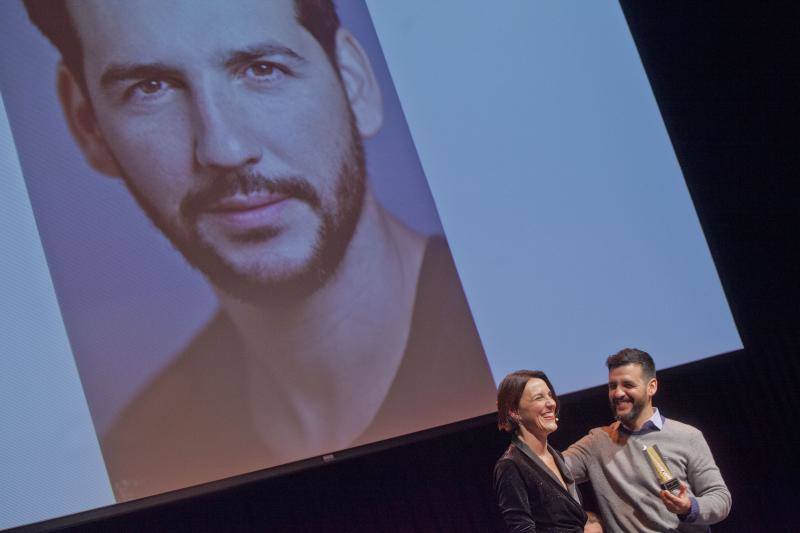 El actor y director malagueño Fan Perea arrasa con 'Souvenir'