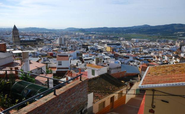 El Ayuntamiento niega que haya plaga de pulgas en un colegio de Vélez-Málaga