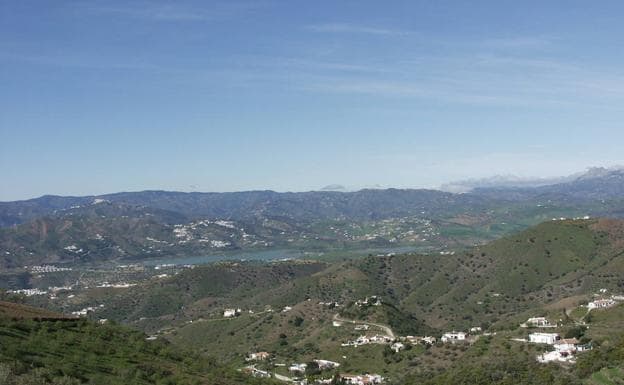 Vista panorámica del pantano de La Viñuela