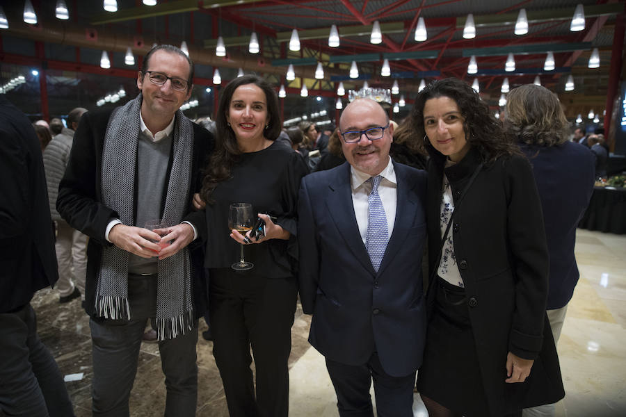 Personalidades de todos los ámbitos de la sociedad malagueña se dieron cita en el Palacio de Ferias y Congresos en la gala de entrega de los Premios Malagueños del Año 2017.