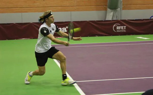 Davidovich, ayer en el duelo ante Guillermo García López. 