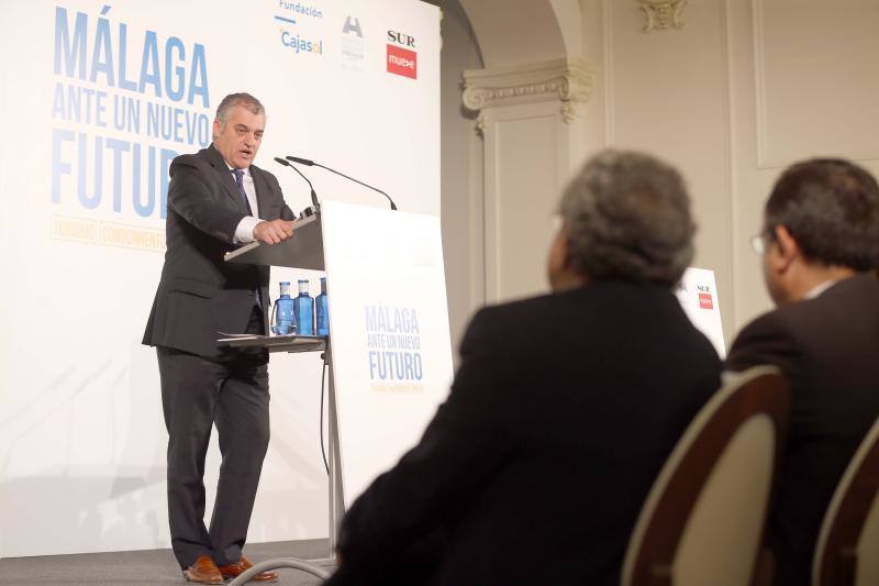 El consejero de Empleo, Javier Carnero, protagonista del encuentro organizado por SUR en colaboración con la Fundación Cajasol